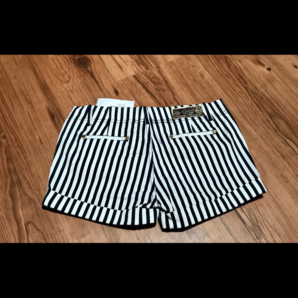 So Sweet Striped Shorts - Picture 2 of 3